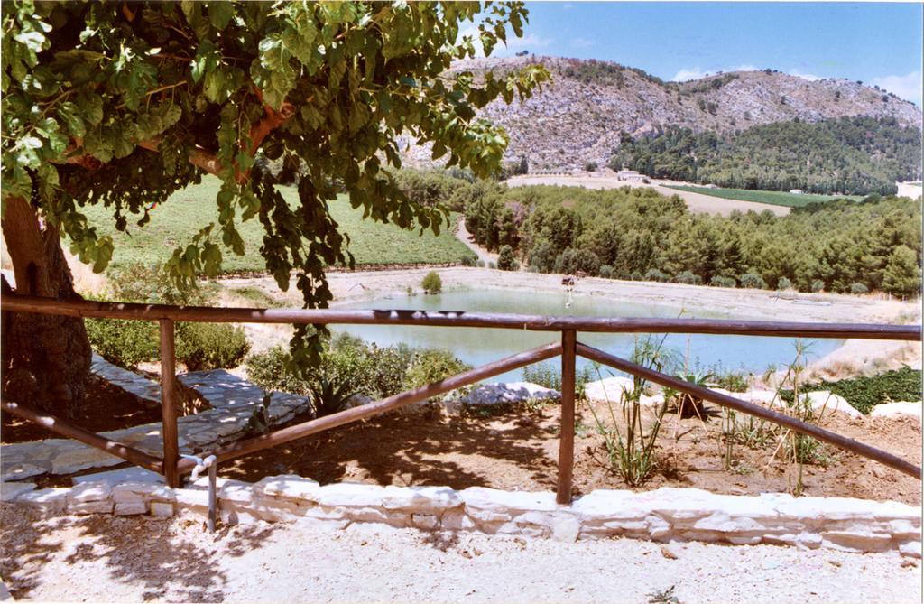 Agriturismo Tenute Pispisa Segesta Calatafimi Eksteriør billede
