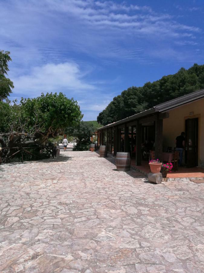 Agriturismo Tenute Pispisa Segesta Calatafimi Eksteriør billede